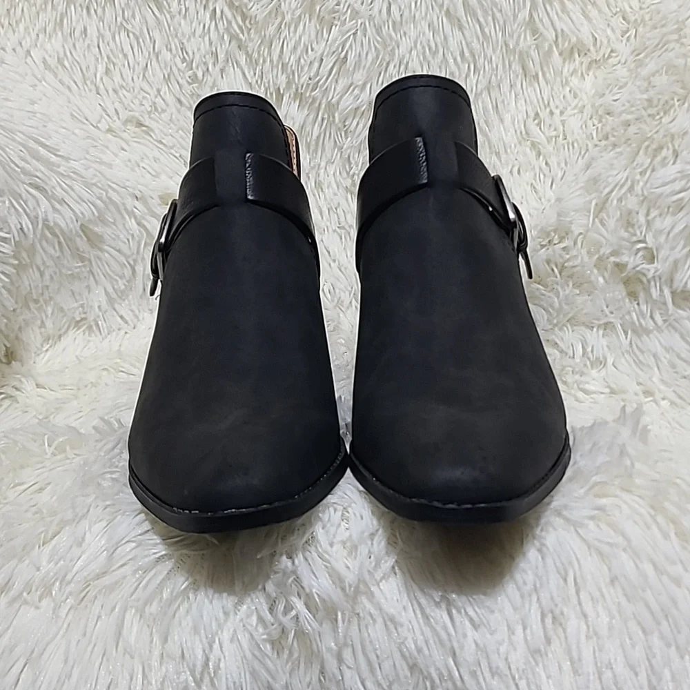 WONDERLY Black Ankle Boots with Buckle‎ 1.4